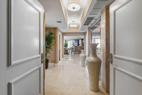 Condo in Riviera Beach, Florida, 3 bedrooms  № 2081911 - photo 1