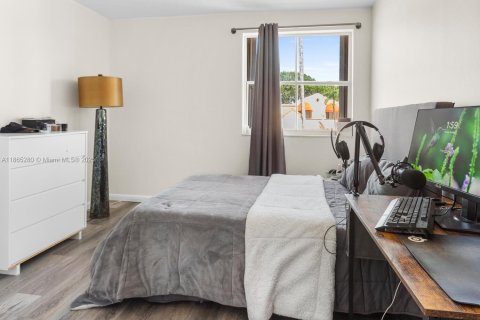 Touwnhouse à louer à Miami, Floride: 2 chambres, 90.95 m2 № 1893464 - photo 18