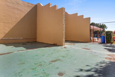 Touwnhouse à louer à Miami, Floride: 2 chambres, 90.95 m2 № 1893464 - photo 24