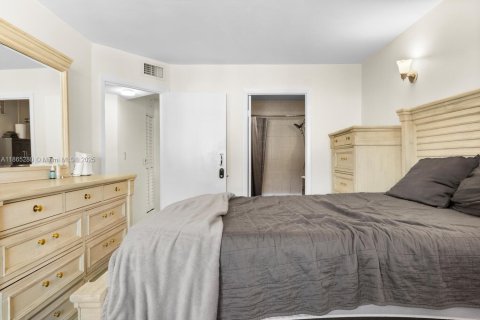 Touwnhouse à louer à Miami, Floride: 2 chambres, 90.95 m2 № 1893464 - photo 14