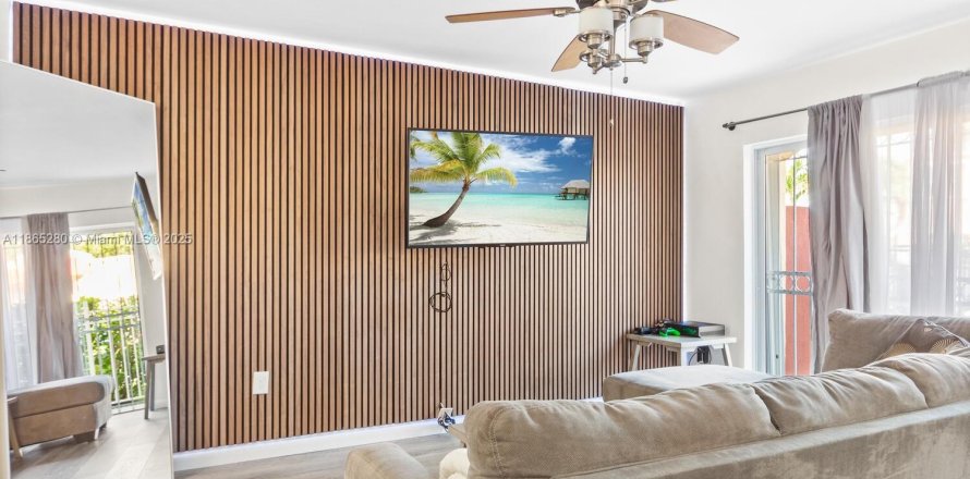 Touwnhouse à Miami, Floride 2 chambres, 90.95 m2 № 1893464