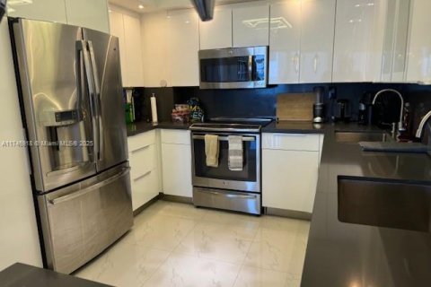 Condominio en venta en Miami Beach, Florida, 2 dormitorios, 91.04 m2 № 1981012 - foto 28