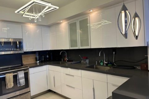 Condominio en venta en Miami Beach, Florida, 2 dormitorios, 91.04 m2 № 1981012 - foto 25