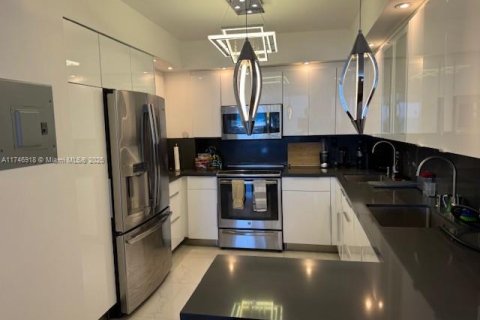 Condominio en venta en Miami Beach, Florida, 2 dormitorios, 91.04 m2 № 1981012 - foto 27