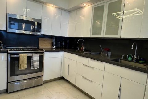 Condominio en venta en Miami Beach, Florida, 2 dormitorios, 91.04 m2 № 1981012 - foto 26