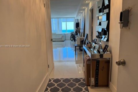 Condominio en venta en Miami Beach, Florida, 2 dormitorios, 91.04 m2 № 1981012 - foto 15