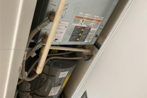 Copropriété à louer à Hollywood, Floride: 2 chambres, 85.47 m2 № 1970492 - photo 28