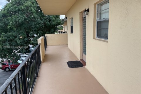 Copropriété à louer à Hollywood, Floride: 2 chambres, 85.47 m2 № 1970492 - photo 8