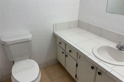 Copropriété à louer à Hollywood, Floride: 2 chambres, 85.47 m2 № 1970492 - photo 19