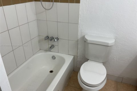 Copropriété à louer à Hollywood, Floride: 2 chambres, 85.47 m2 № 1970492 - photo 20