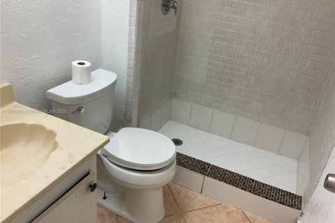 Copropriété à louer à Hollywood, Floride: 2 chambres, 85.47 m2 № 1970492 - photo 24