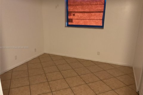 Copropriété à louer à Hollywood, Floride: 2 chambres, 85.47 m2 № 1970492 - photo 25