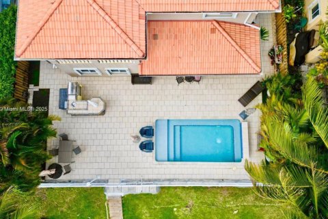Villa ou maison à vendre à Miami, Floride: 4 chambres, 247.4 m2 № 1966245 - photo 6