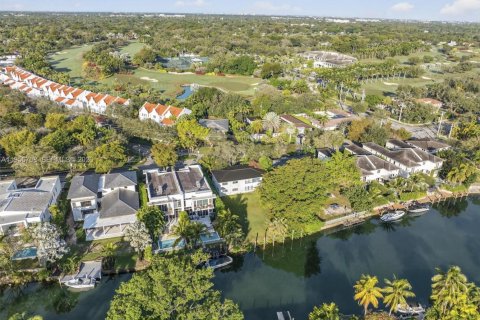 Land in Coral Gables, Florida № 2010808 - photo 13