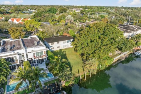 Land in Coral Gables, Florida № 2010808 - photo 9