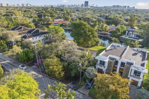Land in Coral Gables, Florida № 2010808 - photo 4