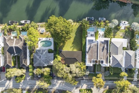 Land in Coral Gables, Florida № 2010808 - photo 3