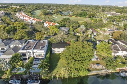 Land in Coral Gables, Florida № 2010808 - photo 8