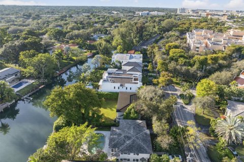 Land in Coral Gables, Florida № 2010808 - photo 11