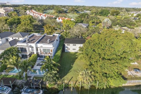 Land in Coral Gables, Florida № 2010808