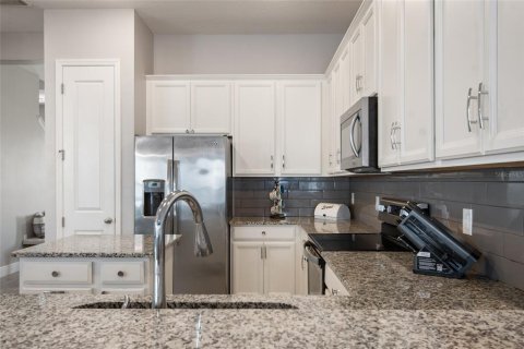 House in Oakland, Florida 3 bedrooms, 199.93 sq.m. № 2222019 - photo 23