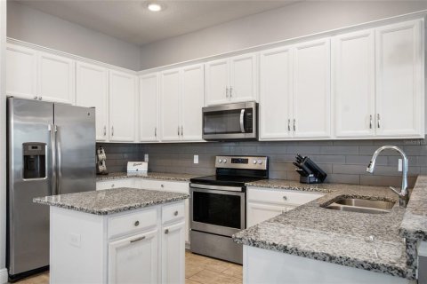 House in Oakland, Florida 3 bedrooms, 199.93 sq.m. № 2222019 - photo 19