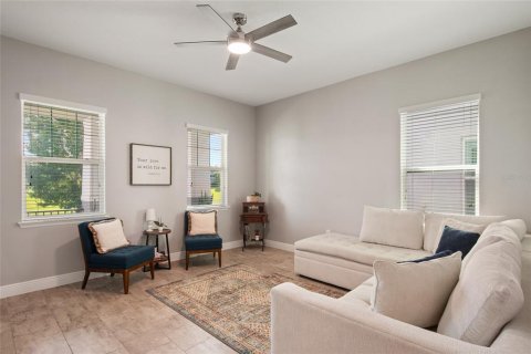 House in Oakland, Florida 3 bedrooms, 199.93 sq.m. № 2222019 - photo 13
