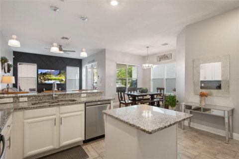 House in Oakland, Florida 3 bedrooms, 199.93 sq.m. № 2222019 - photo 21