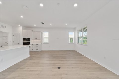 House in Ocala, Florida 2 bedrooms, 164.16 sq.m. № 2207207 - photo 16