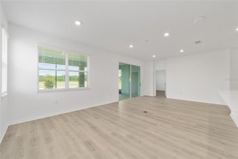 House in Ocala, Florida 2 bedrooms, 164.16 sq.m. № 2207207 - photo 15