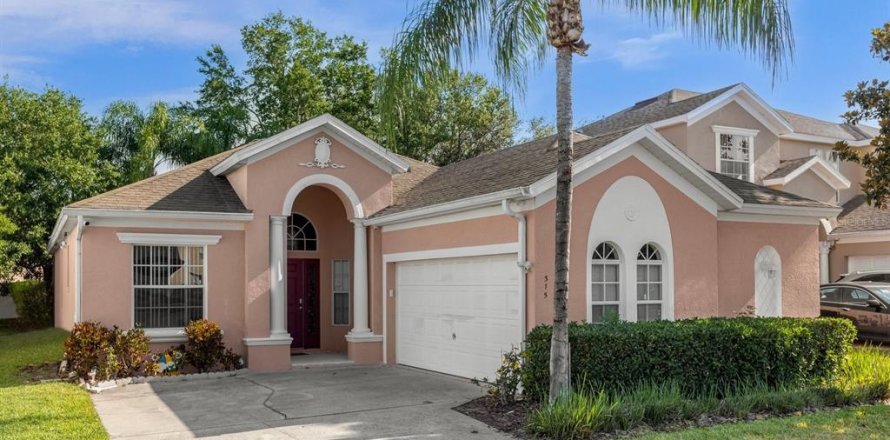 House in Haines City, Florida 4 bedrooms, 181.72 sq.m. № 2110542