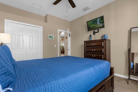 House in Haines City, Florida 4 bedrooms, 181.72 sq.m. № 2110542 - photo 7