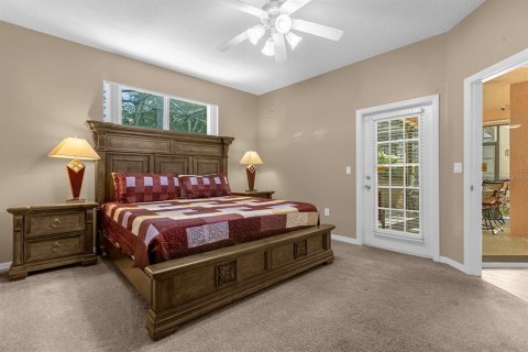 House in Haines City, Florida 4 bedrooms, 181.72 sq.m. № 2110542 - photo 15