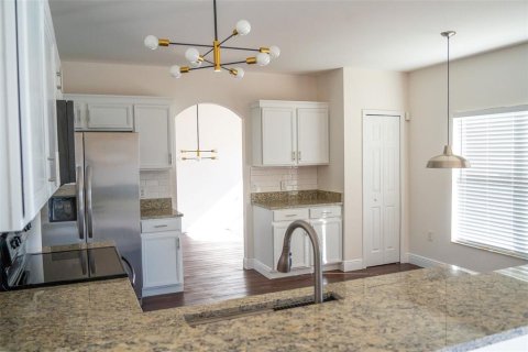 House in Kissimmee, Florida 4 bedrooms, 195.37 sq.m. № 2141974 - photo 25