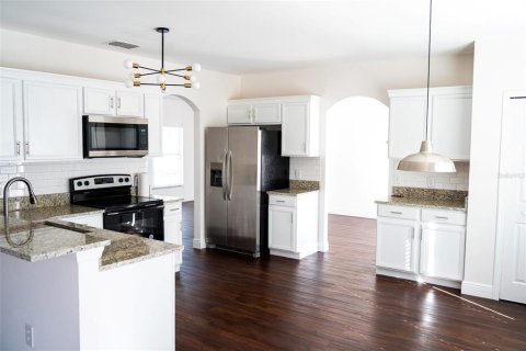 House in Kissimmee, Florida 4 bedrooms, 195.37 sq.m. № 2141974 - photo 30