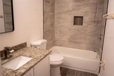 House in Kissimmee, Florida 4 bedrooms, 195.37 sq.m. № 2141974 - photo 10