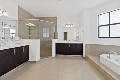 Casa en alquiler en Doral, Florida, 4 dormitorios, 267.37 m2 № 1790186 - foto 14