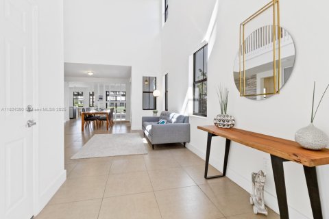 Casa en alquiler en Doral, Florida, 4 dormitorios, 267.37 m2 № 1790186 - foto 4