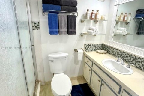 Condo in Bay Harbor Islands, Florida, 2 bedrooms  № 2434356 - photo 10
