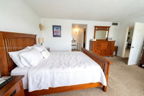 Condo in Bay Harbor Islands, Florida, 2 bedrooms  № 2434356 - photo 8