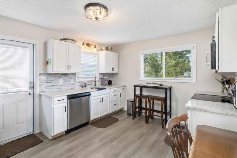 Villa ou maison à vendre à Nokomis, Floride: 3 chambres, 84.73 m2 № 2125813 - photo 10