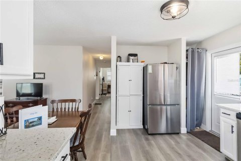 Villa ou maison à vendre à Nokomis, Floride: 3 chambres, 84.73 m2 № 2125813 - photo 12