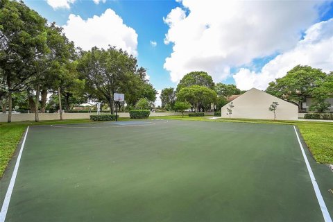 Condo in Pompano Beach, Florida, 2 bedrooms  № 2146774 - photo 29