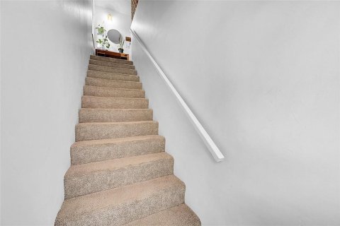 Condo in Pompano Beach, Florida, 2 bedrooms  № 2146774 - photo 20