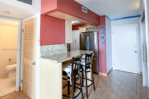 Condo in North Miami Beach, Florida, 1 bedroom № 2189035 - photo 21