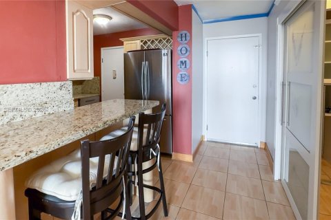 Condo in North Miami Beach, Florida, 1 bedroom № 2189035 - photo 6