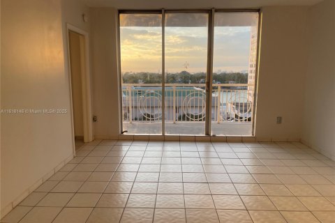 Condominio en venta en Miami Beach, Florida, 2 dormitorios, 123.19 m2 № 1714331 - foto 6