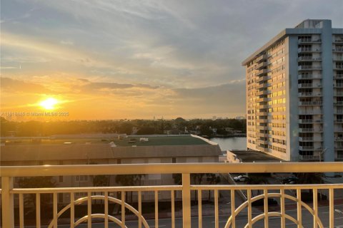 Condominio en venta en Miami Beach, Florida, 2 dormitorios, 123.19 m2 № 1714331 - foto 4