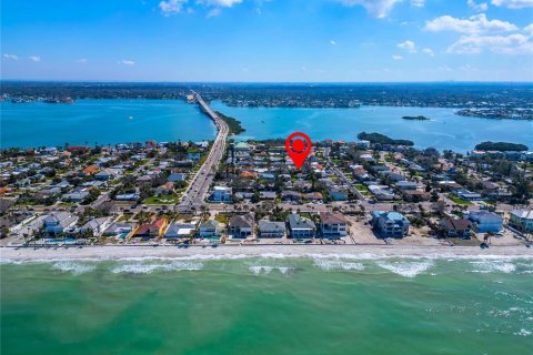 Купить виллу или дом в Бельэр-Бич, Флорида 6 комнат, 131.36м2, № 1527752 - фото 2