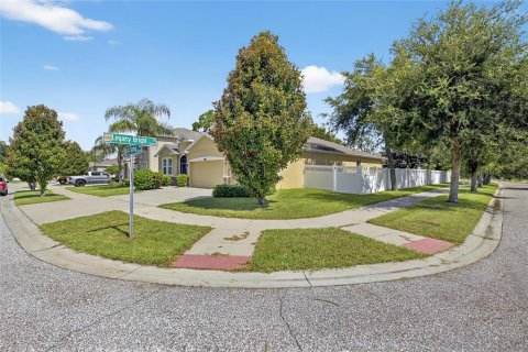 Villa ou maison à vendre à Riverview, Floride: 4 chambres, 219.99 m2 № 1908619 - photo 4